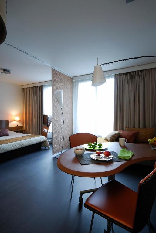 One-Bedroom Apartment (4 Adults),821605346:JPEG
